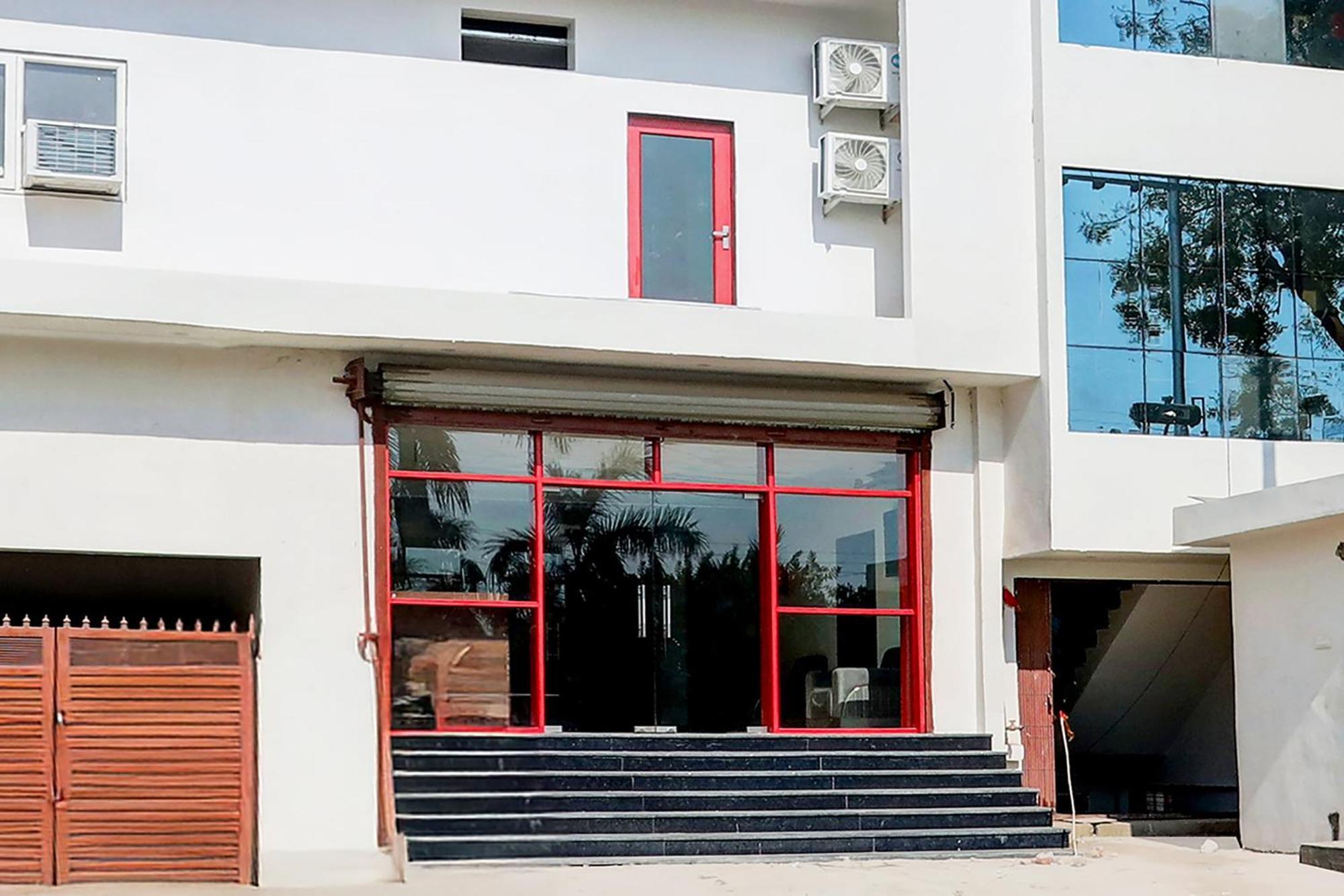 Super Townhouse Balua Road Pahadiya Hotel Varanasi Exterior photo