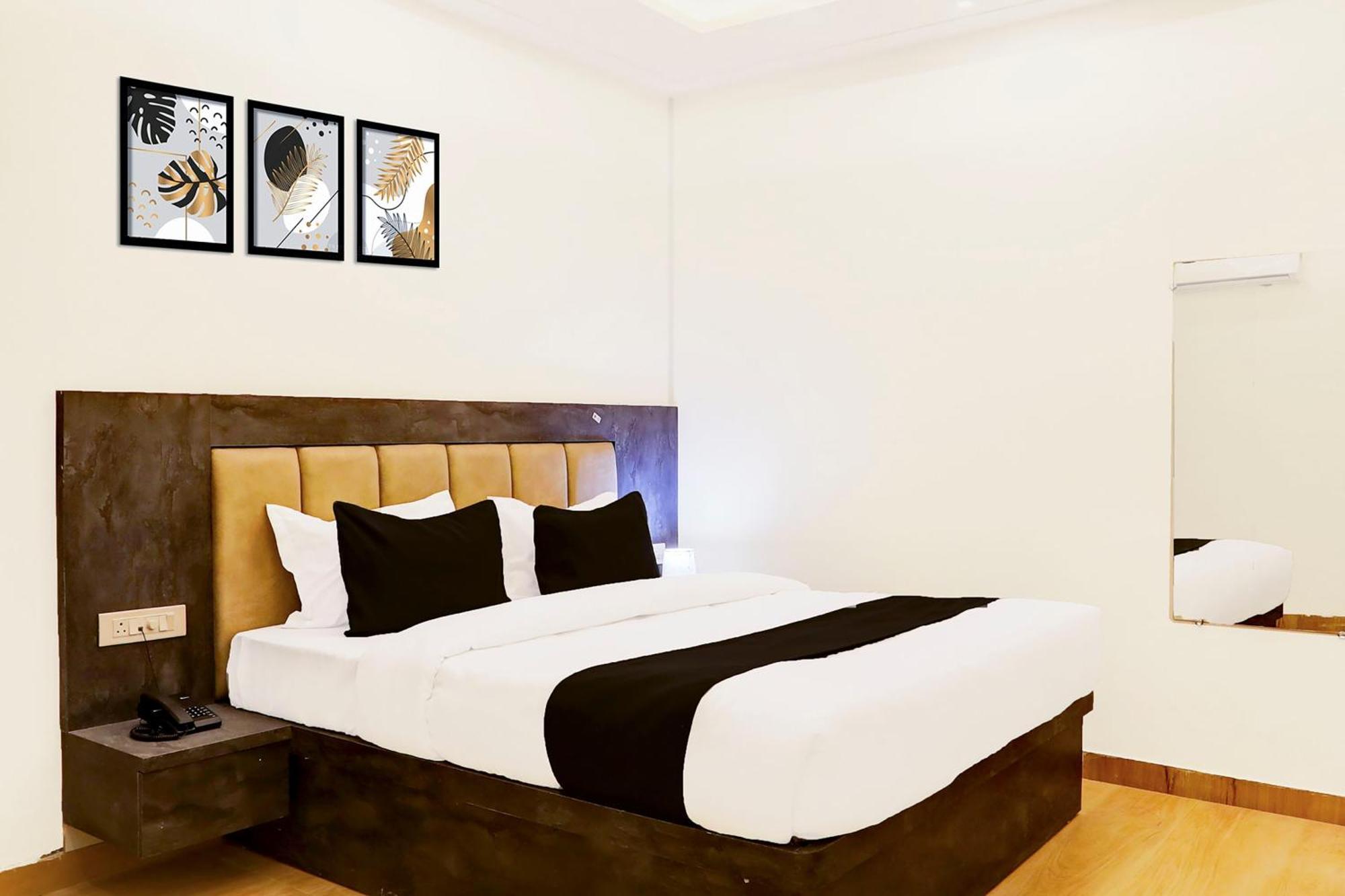 Super Townhouse Balua Road Pahadiya Hotel Varanasi Exterior photo